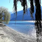 Casa Lena Feriehus Gera Lario
